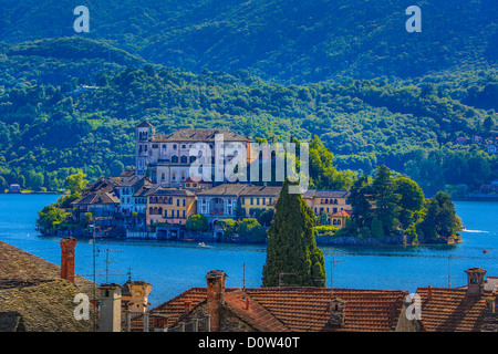 Italien, Europa, Reisen, Orta See, San Vigno, Insel, Piemont, Dächer, Wald, Tourismus, Stadt Stockfoto