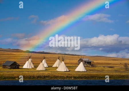 USA, Vereinigte Staaten, Amerika, Regenbogen, Tippi, Indianer, Inder, Haus, Schütz, Zelt, Blackfeet, Blackfoot, Auftrags, In Stockfoto