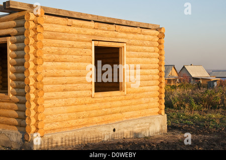 Die unter Holzhaus Bau Stockfoto