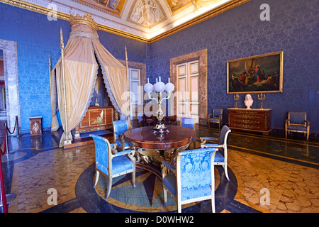 ´The Schlafzimmer von Francis II´ Zimmer mit Himmelbett, Kommode und