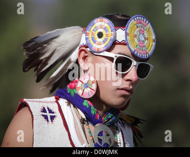 SAN BERNARDINO, Kalifornien - 13 Oktober: The San Manuel Band der Indianer halten ihre jährliche Pow Wow in San Bernardino, 2012 Stockfoto