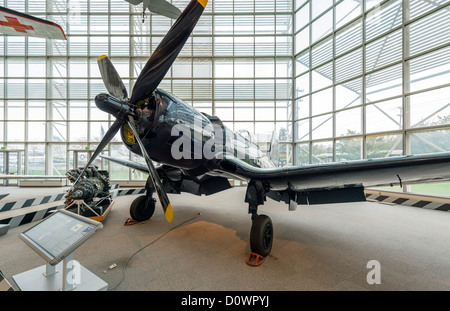 Ein 1944 Goodyear F2G-1 Corsair Kampfflugzeugen (Super Corsair), die große Galerie, Museum des Fluges, Seattle, Washington, USA Stockfoto