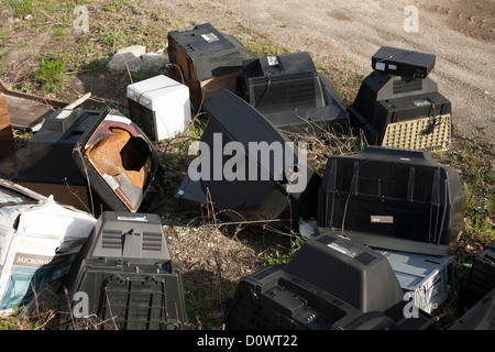 Verlassene Fernseher Wurf auf den Boden. Stockfoto