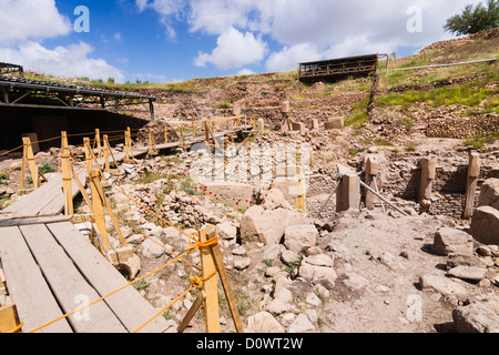 Archäologische Seite von Göbekli Tepe, den ältesten bekannten menschengemachten religiöse Struktur. Sanliurfa, Südosten der Türkei Stockfoto