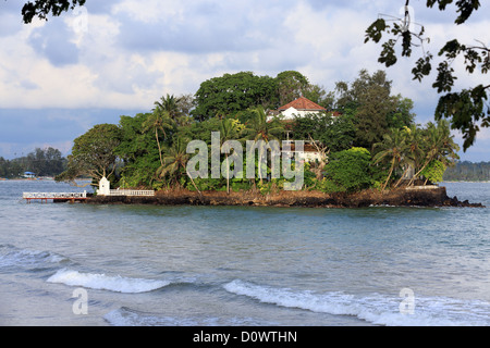 Taprobane Island in Weligama Bay an der Südküste Sri Lankas. Die Insel ist eine privat geführte Luxus-Boutique-Hotel. Stockfoto