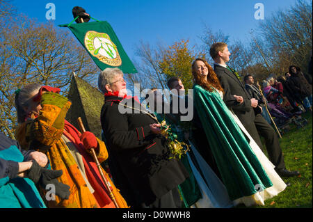 Samstag, 1. Dezember 2012. Druiden der Mistel-Stiftung halten ihre jährliche Multi-religiösen Zeremonie des Friedens und Danksagung an die Macht der Mistel in der ländlichen Stadt Tenbury Wells, feiern, Worcestershire, England, UK Stockfoto