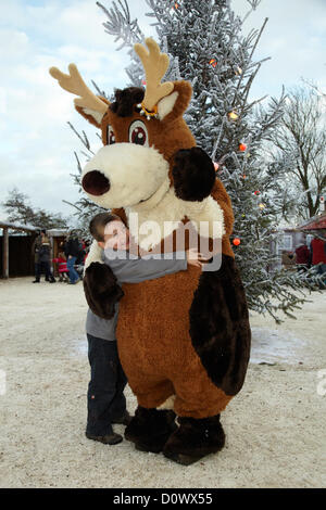 Im Dorf Elf. Lappland, Großbritannien, Bewl Water, Kent, 1. Dezember 2012. Stockfoto