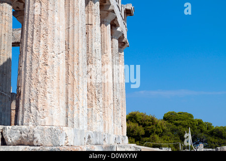 Klassische antike Tempel von Aphaea Athina in Aegina Insel in Griechenland. Stockfoto