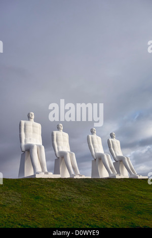 Mann trifft das Meer, Statue im Hafen von Esbjerg, Dänemark Stockfoto