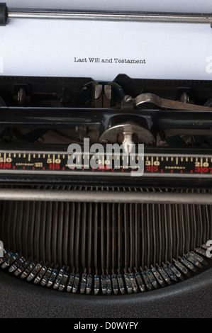 Underwood alte altmodische retro Schreibmaschine Antik manuelle Massenkommunikation für Buchstaben Mail vor Computern www Stockfoto