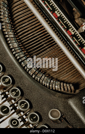 Underwood alte altmodische retro Schreibmaschine Antik manuelle Massenkommunikation für Buchstaben Mail vor Computern www Stockfoto