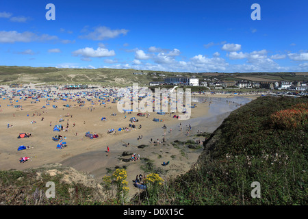 Blick auf den Surf-Strand, Perranporth Dorf; Cornwall Grafschaft; England; UK Stockfoto