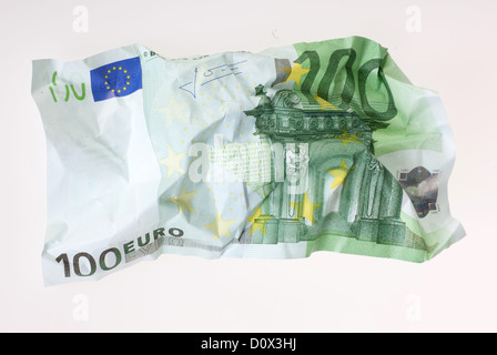 Berlin, Deutschland, zerknitterte 100-Euro-Schein Stockfoto