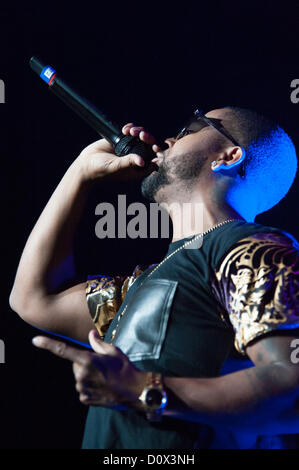 SACRAMENTO, CA-1. Dezember: Rick Ross' MMG Tour mit Machine Gun Kelly Mekk Mill und Wale Folarin schlafen Zug Arena in Sacramento, Kalifornien am 1. Dezember 2012. Stockfoto