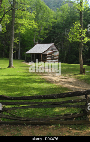 Carter schirmt Kabine. Historisches Haus in Cades Cove, Great Smoky Mountains Nationalpark. Townsend, Tennessee, USA. Stockfoto