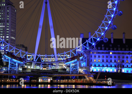 Nahaufnahme des Abschnitts des London Eye, dem Riesenrad gebaut für das neue Jahrtausend Stockfoto