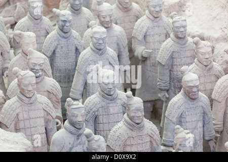 Armee der Terrakotta-Krieger (Bingmayong). 1974 von einem Landwirt in der Nähe von XIan entdeckt. Stockfoto