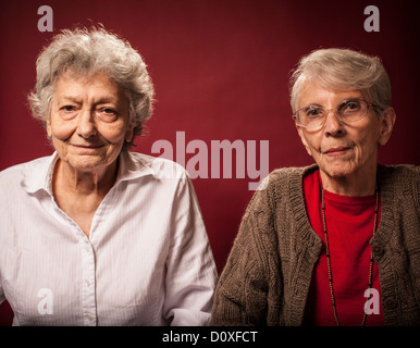 Porträt von zwei Frauen in Führungspositionen Stockfoto