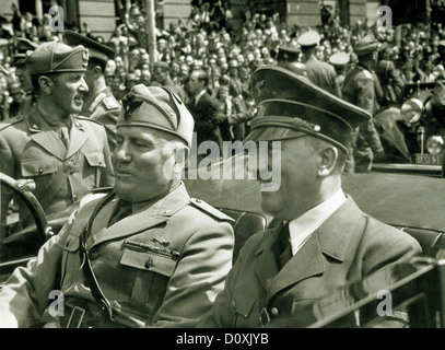 Adolf Hitler, Hitler, Mussolini, Benito Mussolini, Carparade, München, 1940 Stockfoto