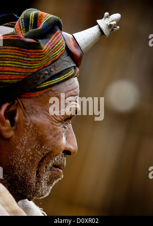 Profilbildnis der Borana Stamm Chef tragen die Kalasha auf seiner Stirn, Yabello, Omo-Tal, Äthiopien Stockfoto