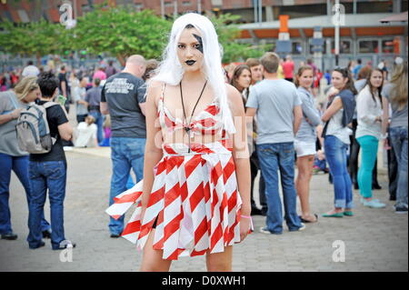 JOHANNESBURG, Südafrika: Lady Gaga Fan Nastasia Blamire in Soccer City-Stadion am 30. November 2012, in Johannesburg, Südafrika. (Foto von Gallo Images / Foto24 / Lerato Maduna) Stockfoto