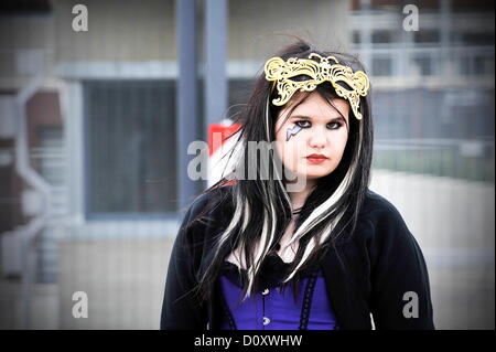 JOHANNESBURG, Südafrika: Lady Gaga Fan Alexis Santana in Soccer City-Stadion am 30. November 2012, in Johannesburg, Südafrika. (Foto von Gallo Images / Foto24 / Lerato Maduna) Stockfoto