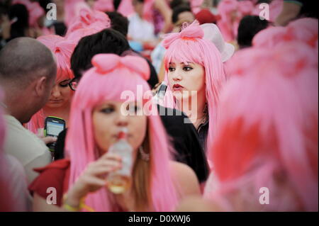 JOHANNESBURG, Südafrika: Lady Gaga Fan Samantha Feher in Soccer City-Stadion am 30. November 2012, in Johannesburg, Südafrika. (Foto von Gallo Images / Foto24 / Lerato Maduna) Stockfoto