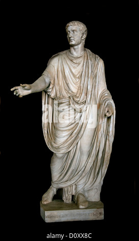 Kaiser Tiberius Augustus in einer traditionellen Toga geboren Tiberius Claudius Nero 42 v. Chr. - 16 n. Chr. Rom Italien Italienisch. Louvre Museum Stockfoto