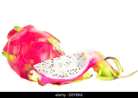 Pitaya Scheibe isoliert auf weißem Hintergrund Stockfoto