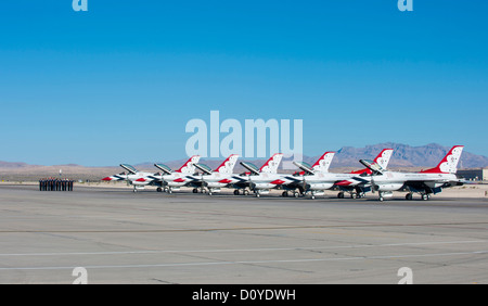 Thunderbird-f-16-Flugzeuge einer Flugshow wird vorbereitet Stockfoto