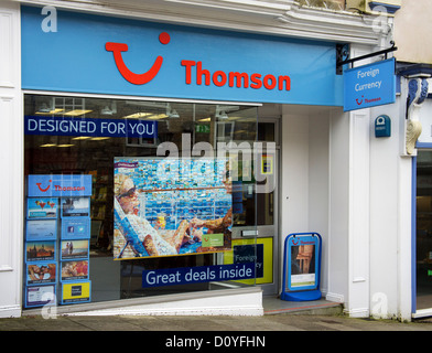 ein Thomson-Reisebüro in eine britische High street Stockfoto