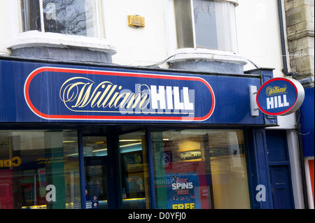 ein William Hill Buchmacher Geschäft in eine britische High street Stockfoto