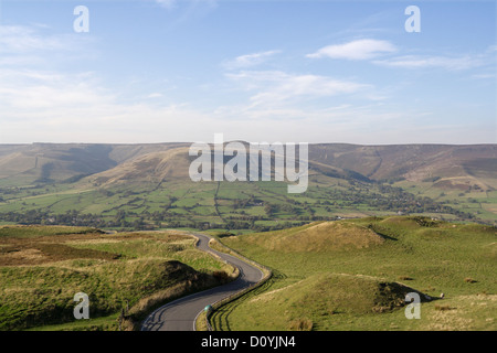 Edale aus dem Rushup Edge Peak District National Park, Derbyshire England Großbritannien, Moorland Landscape Stockfoto