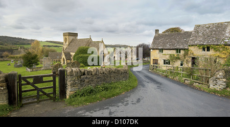 Panorama von der Cotswold-Dorf Snowshill und der Kirche St. Barnabas in der Nähe von Broadway, Worcestershire, England, UK Stockfoto