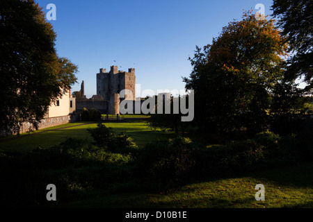 Trim Castle am Ufer des Flusses Boyne, Drehort für "Braveheart", ist die größte irische anglo-normannischen Burg, Trim, County Meath, Irland Stockfoto