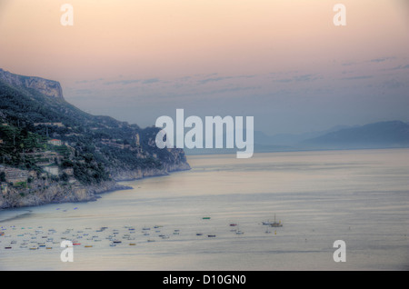 Minori an der Amalfi Küste in Italien. Amalfi ist eine Stadt und Comune in der Provinz Salerno in der Region Kampanien, Ita Stockfoto
