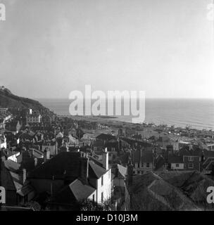 Einer der fünf Aufnahmen der Ansichten über die nasse Dächer in Hastings im Jahre 1970. Stockfoto