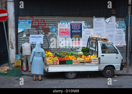 Frisches Obst und Gemüse Stall Centro Storico alte Stadt Naples Stadt La Campania Region Italien Südeuropa Stockfoto