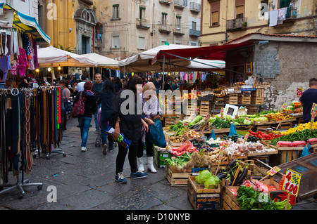 Piazza Santa Maria della Fede Markt San Lorenzo Bezirk Naples Stadt La Campania Region südliche Italien Mitteleuropa Stockfoto