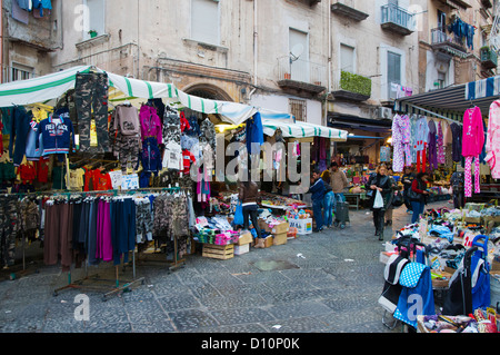 Piazza Santa Maria della Fede Markt San Lorenzo Bezirk Naples Stadt La Campania Region südliche Italien Mitteleuropa Stockfoto