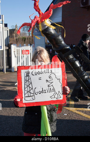 Frack Protest Lager & Marsch gegen hydraulische Wasser Fracturing & Shale-Gas-Produktion bei Westby, Fylde Lancashire Stockfoto