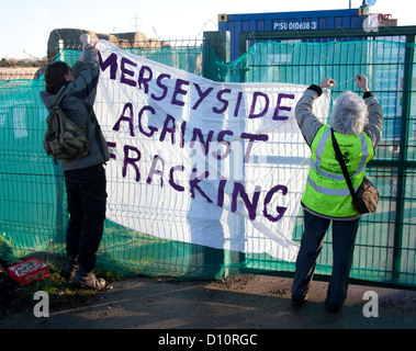 Frack Protest Lager & Marsch gegen hydraulische Wasser Fracturing & Shale-Gas-Produktion bei Westby, Fylde Lancashire Stockfoto