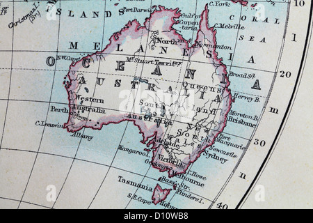 Antike Landkarte von W und A & K Johnston, gedruckt in c.1888.  Zur Veranschaulichung der Welt in Hemisphären.  Zoomte auf Australien Stockfoto