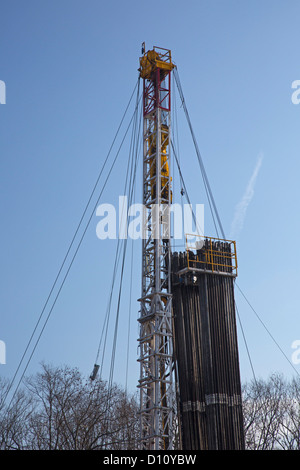 Erdgas wird auch für Hydraulic Fracturing (Fracking) in ländlichen Pennsylvania gebohrt Stockfoto