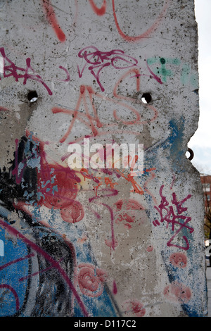 Reste der Berliner Mauer in der Nähe von der Axel-Springer-Haus, Berlin Deutschland Stockfoto