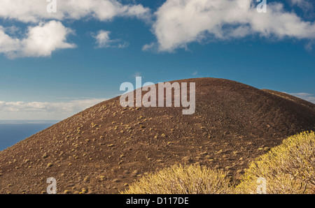 Die Vulkankegel Montana Quemada in La Dehesa, die westlichste Region von El Hierro, Kanarische Inseln, Spanien Stockfoto