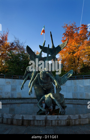 Skulptur der Kinder von Lir von Oisín Kelly, Garden of Remembrance, Parnell Square, Dublin City, Irland Stockfoto