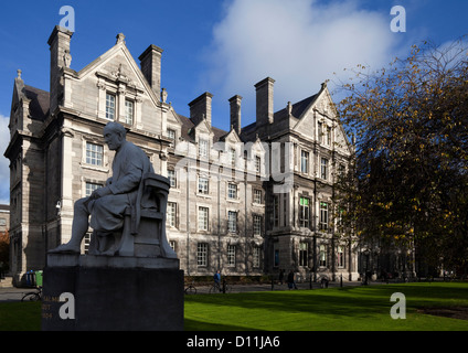 Statue von George Salmon, Propst von 1888 bis 1904, Library Square, Trinity College, Universität, Dublin, Irland Stockfoto