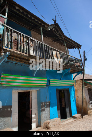 Altes Haus mit Holzbalkon In Harar, Äthiopien Stockfoto