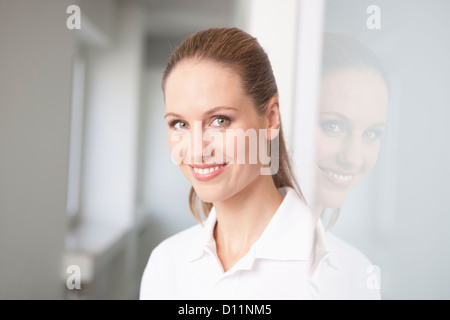 Deutschland, Zahnarzt, Lächeln, Porträt Stockfoto